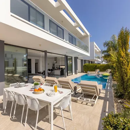 Diamond Villa *