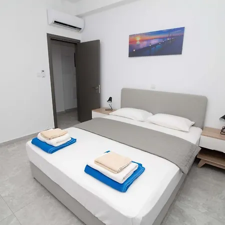 Diamond Villa *