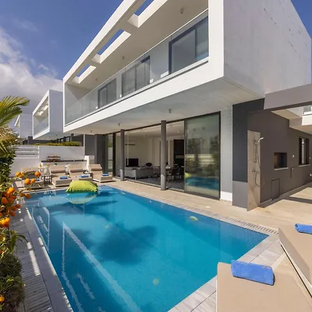 Diamond Vila
